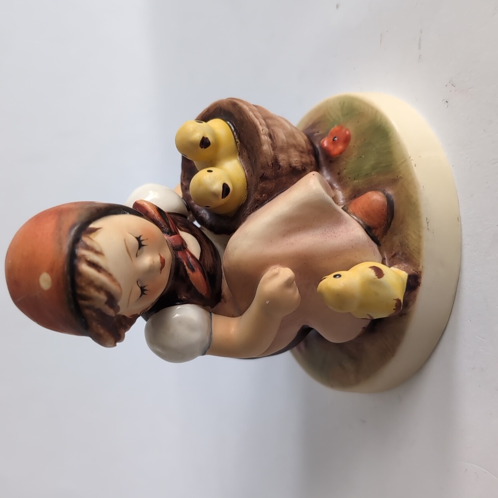 Vtg Hummel Figurine Chick Girl